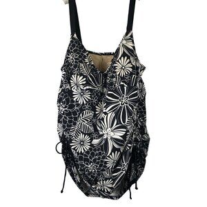 Delta Burke One Piece Swimsuit Black and White Floral Size 18W